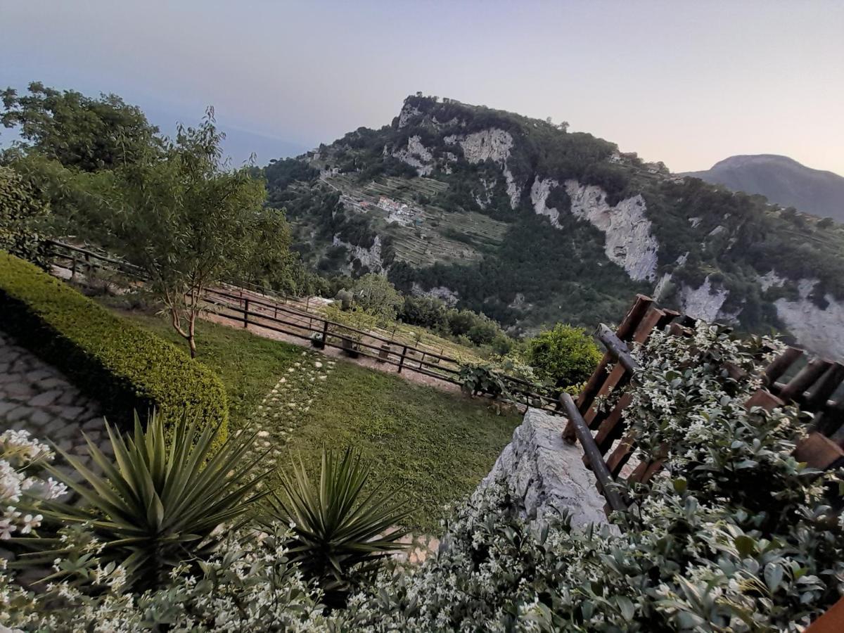 Agriturismo Orrido Di Pino Аджерола Экстерьер фото