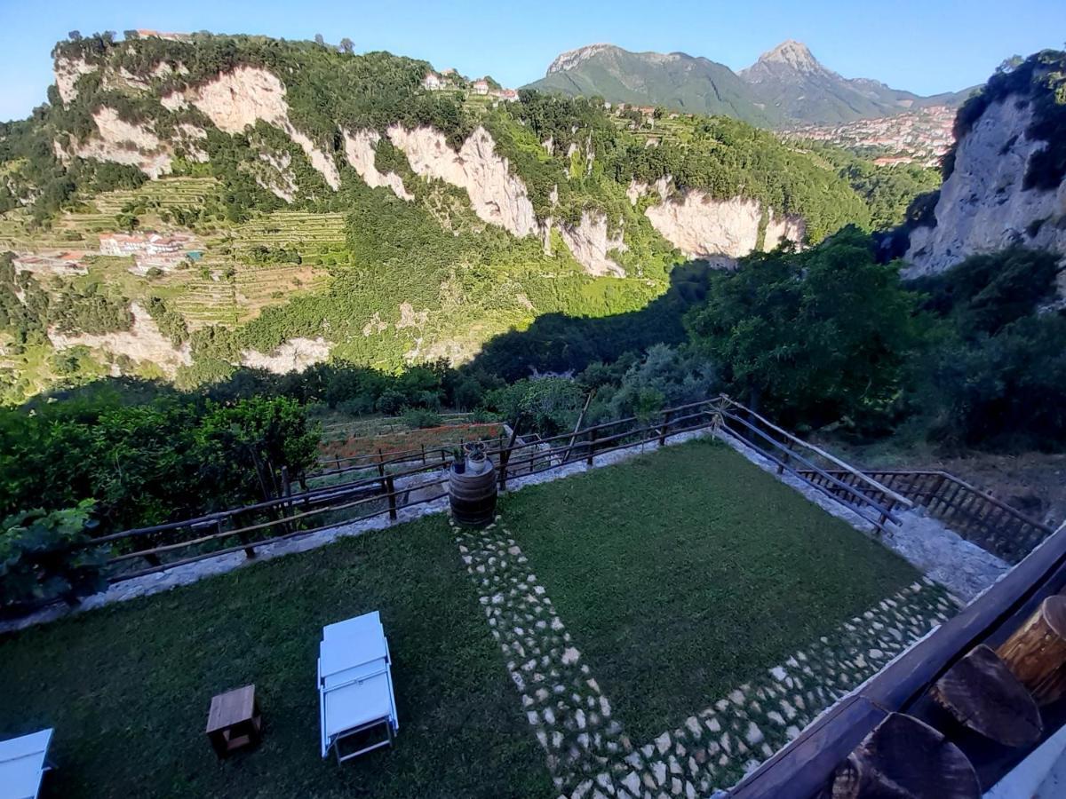 Agriturismo Orrido Di Pino Аджерола Экстерьер фото