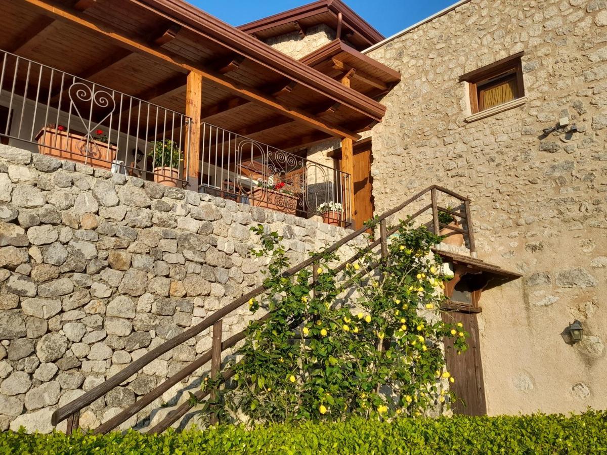 Agriturismo Orrido Di Pino Аджерола Экстерьер фото