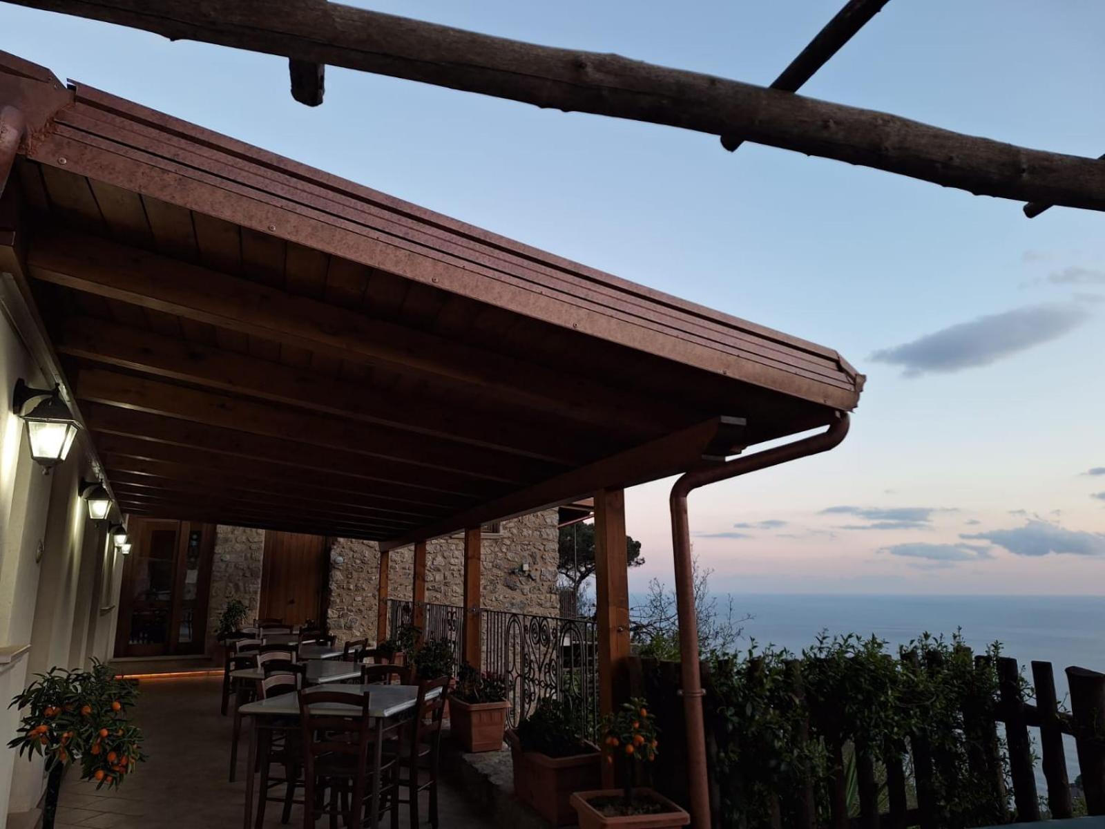 Agriturismo Orrido Di Pino Аджерола Экстерьер фото