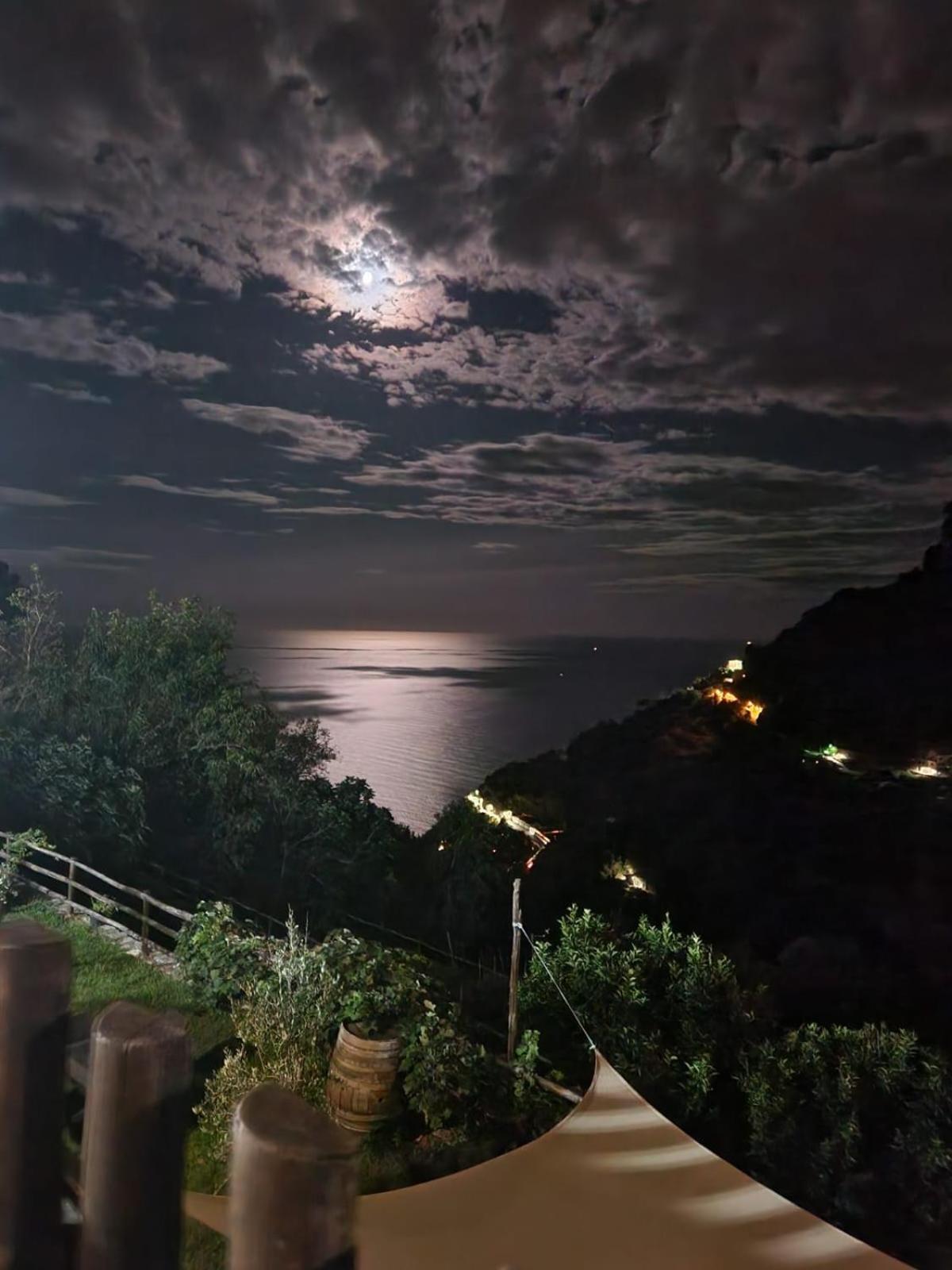 Agriturismo Orrido Di Pino Аджерола Экстерьер фото