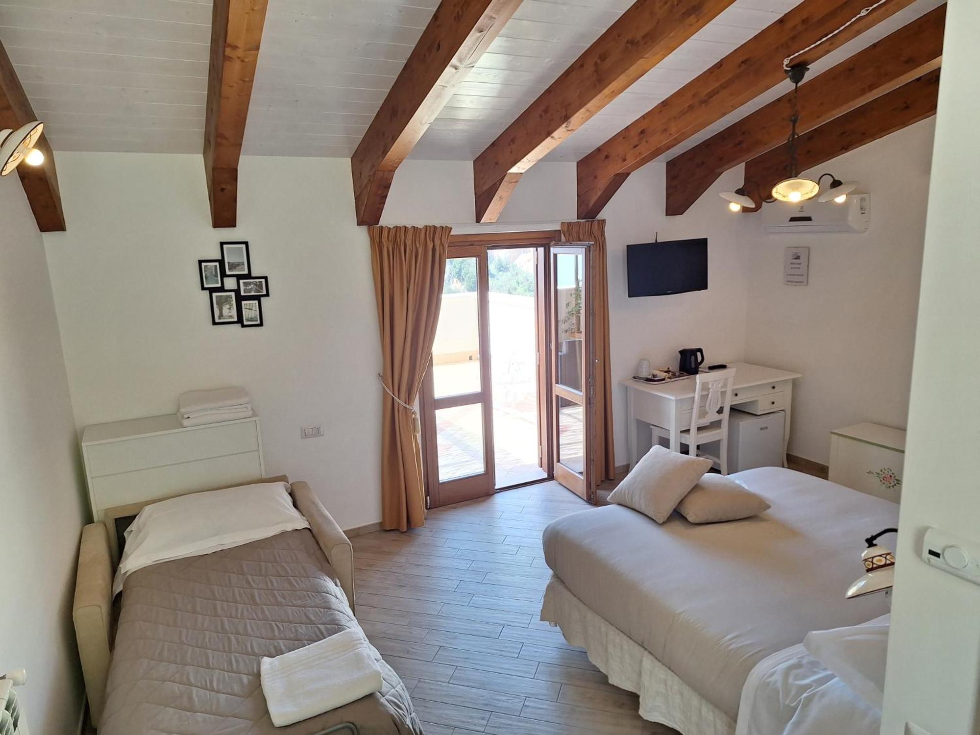 Agriturismo Orrido Di Pino Аджерола Номер фото