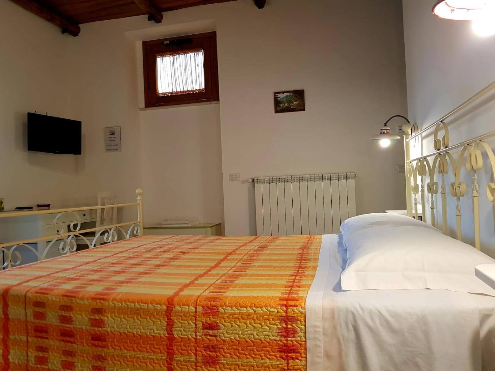 Agriturismo Orrido Di Pino Аджерола Номер фото