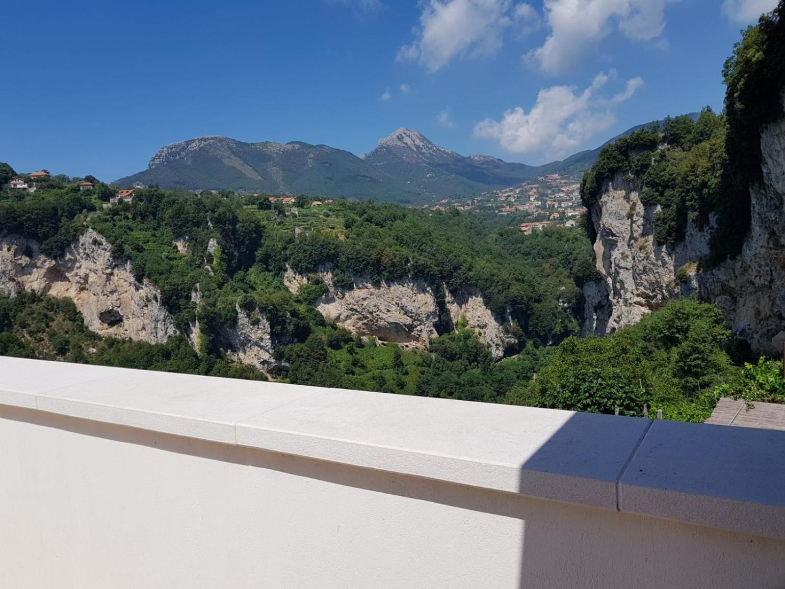 Agriturismo Orrido Di Pino Аджерола Номер фото