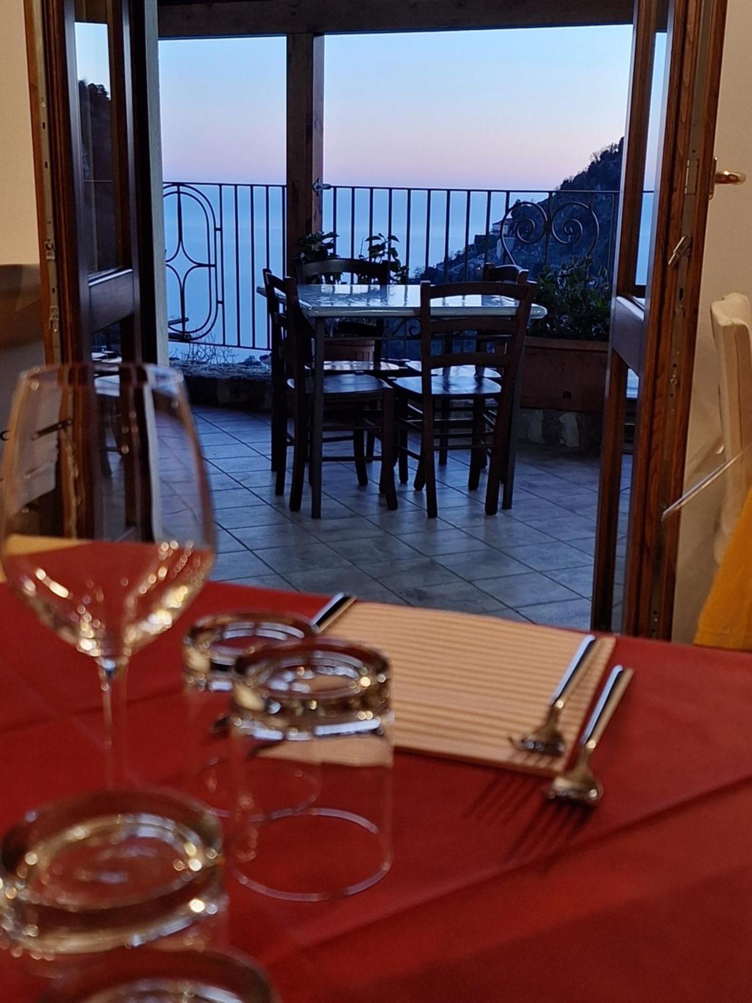 Agriturismo Orrido Di Pino Аджерола Экстерьер фото
