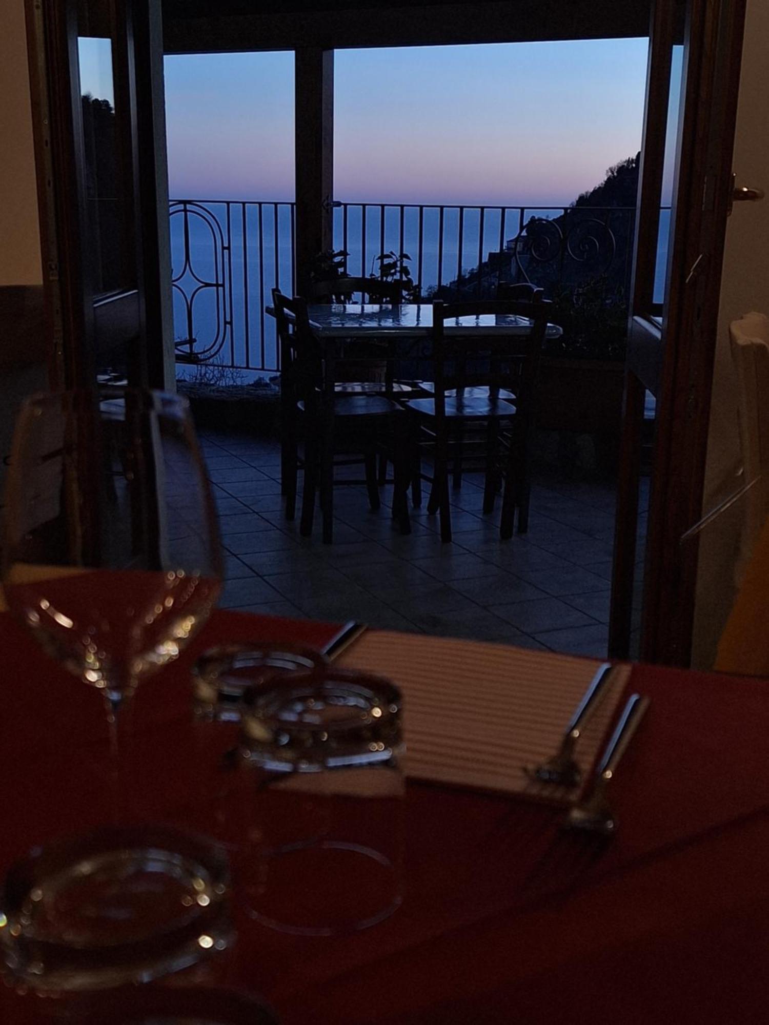 Agriturismo Orrido Di Pino Аджерола Экстерьер фото