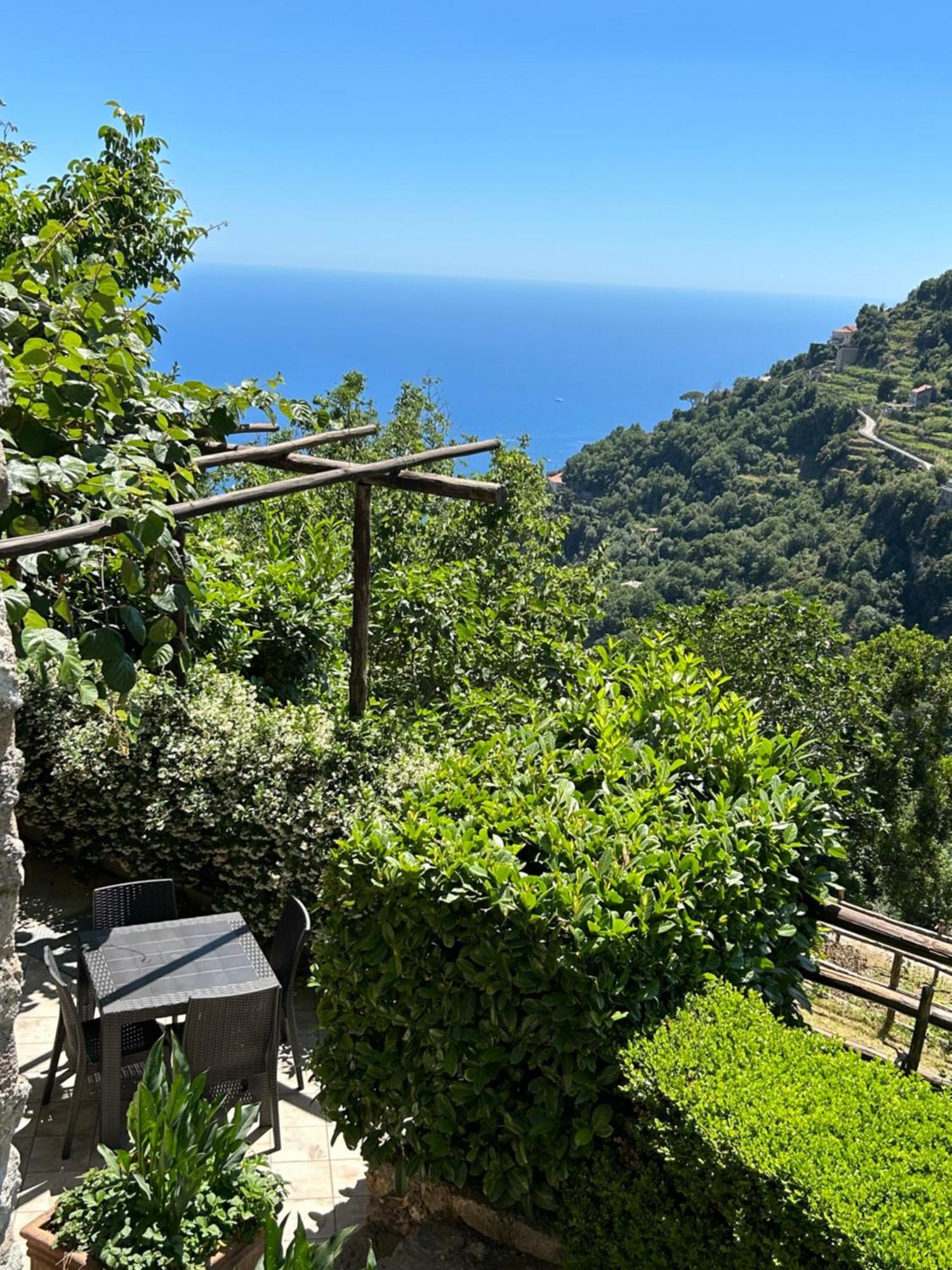 Agriturismo Orrido Di Pino Аджерола Экстерьер фото