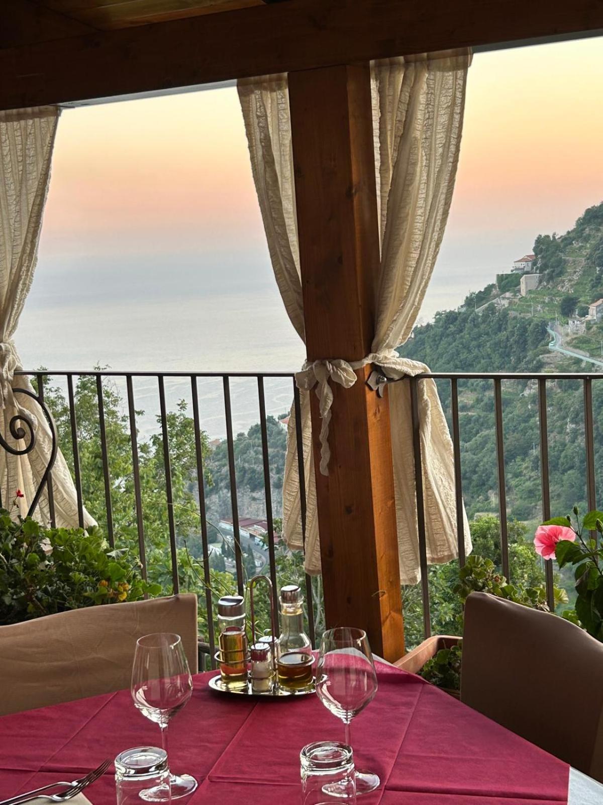 Agriturismo Orrido Di Pino Аджерола Экстерьер фото