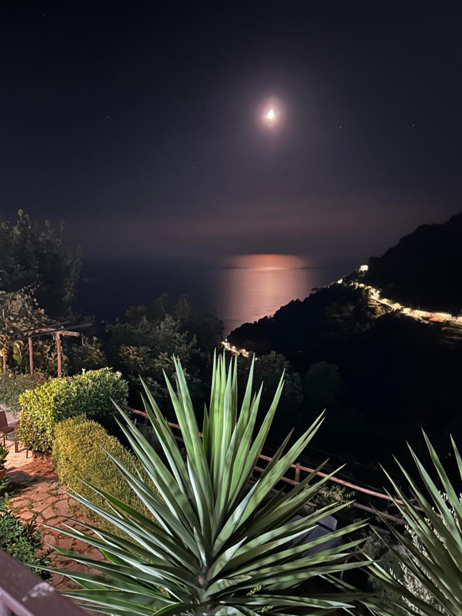 Agriturismo Orrido Di Pino Аджерола Экстерьер фото
